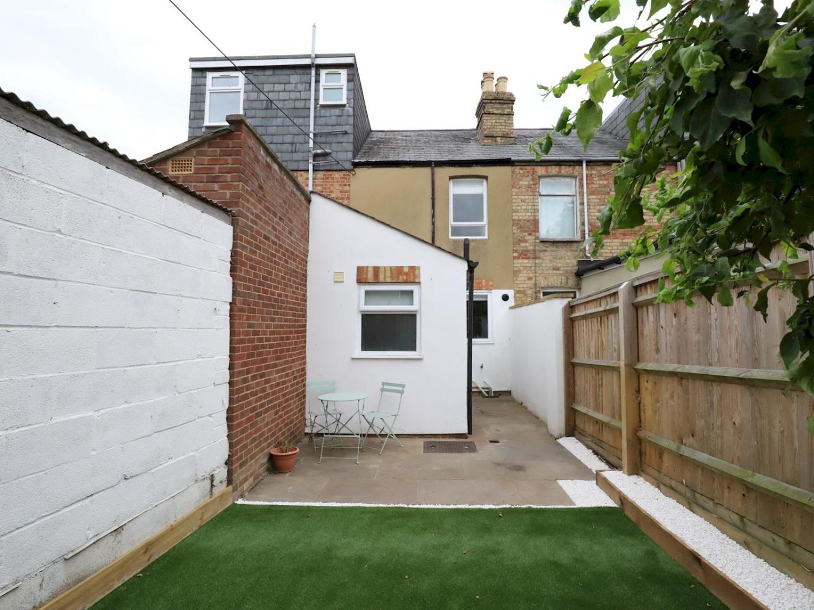 فيلا Sunny Victorian 2Br Townhouse Oxford Pass The Keys المظهر الخارجي الصورة